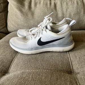 Nike Women's Free Run Size 9